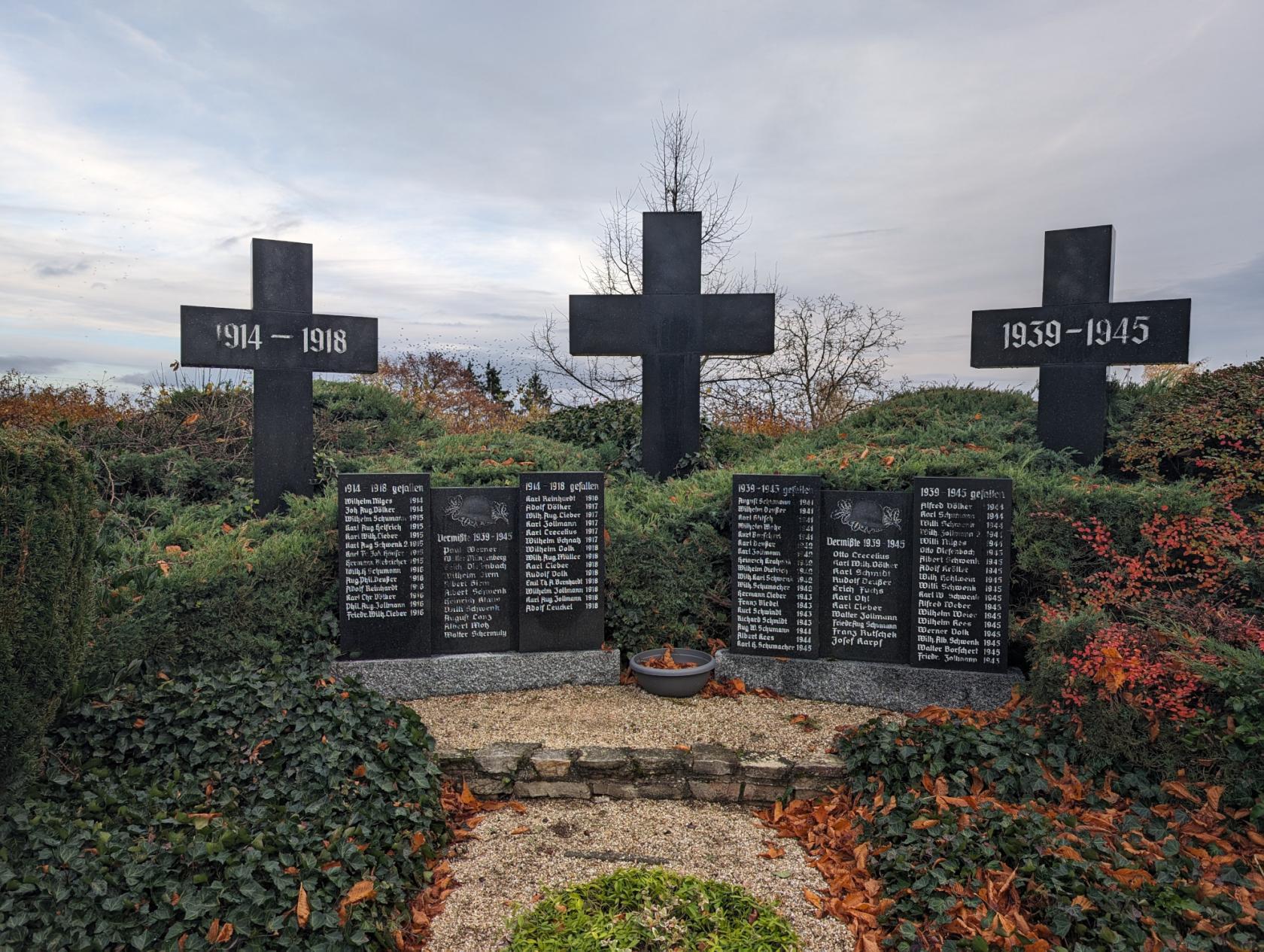ehrenmal.jpg